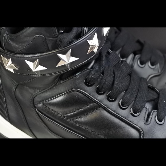 Givenchy
Tyson Star High-Top Sneaker 43 - Picture 5 of 8